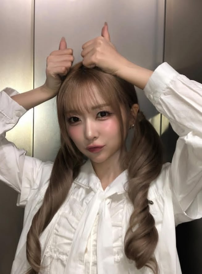 Rose, maknae and lead dancer of Yuvella